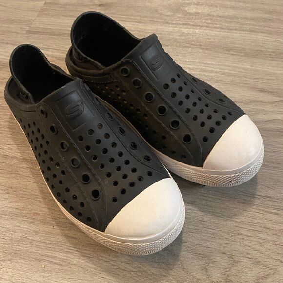 Skechers Kids Black White Low Top Round Toe Casual Slip On Shoes Size US 2 - Picture 1 of 6